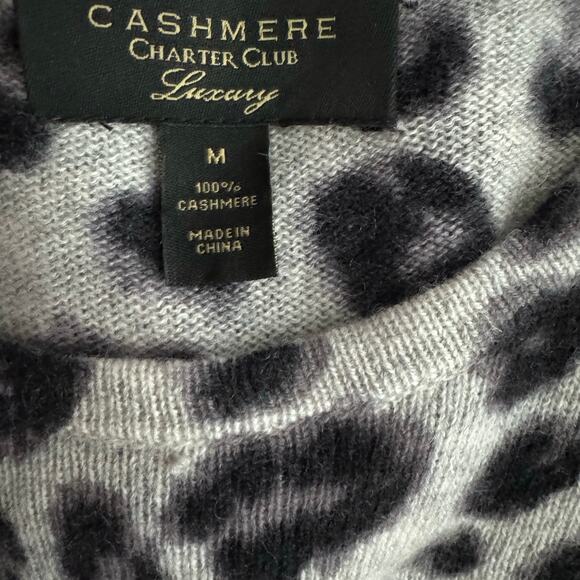 Charter Club Cashmere  Sweater Grey Black Animal Print Pullover Soft Casual M - Picture 6 of 6
